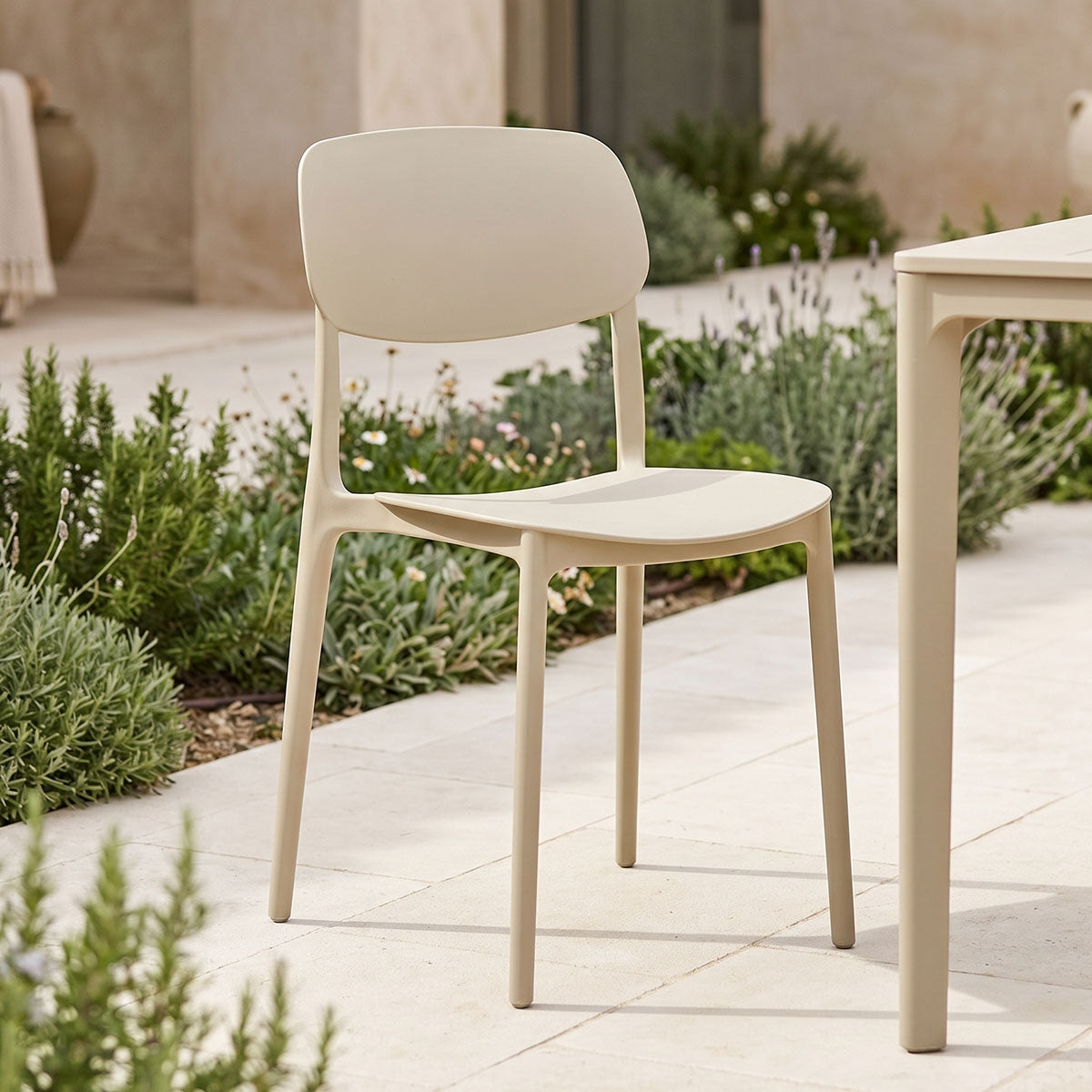 Καρέκλα Berdian  στοιβαζόμενη pp σε cappuccino απόχρωση 38x49x79εκ - Pakobazaar