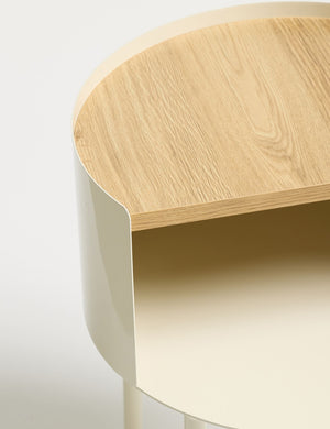 Βοηθητικό Τραπεζάκι Kinira Κρεμ 40x40x56 εκ. MDF