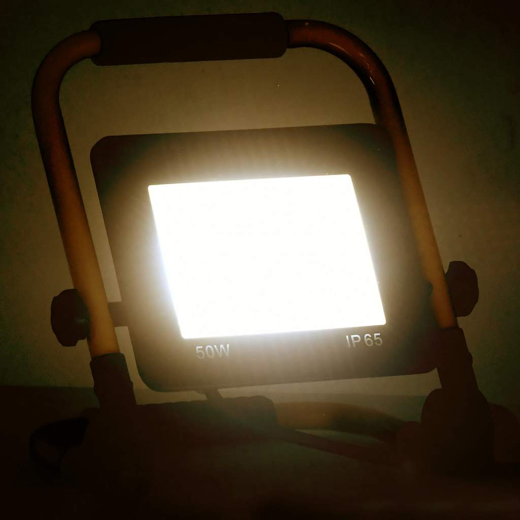 Προβολέας LED με Λαβή Θερμό Λευκό 50 W - Pakobazaar