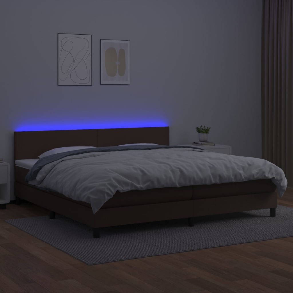 Κρεβάτι Boxspring με Στρώμα & LED Καφέ 200x200 εκ. Συνθ. Δέρμα