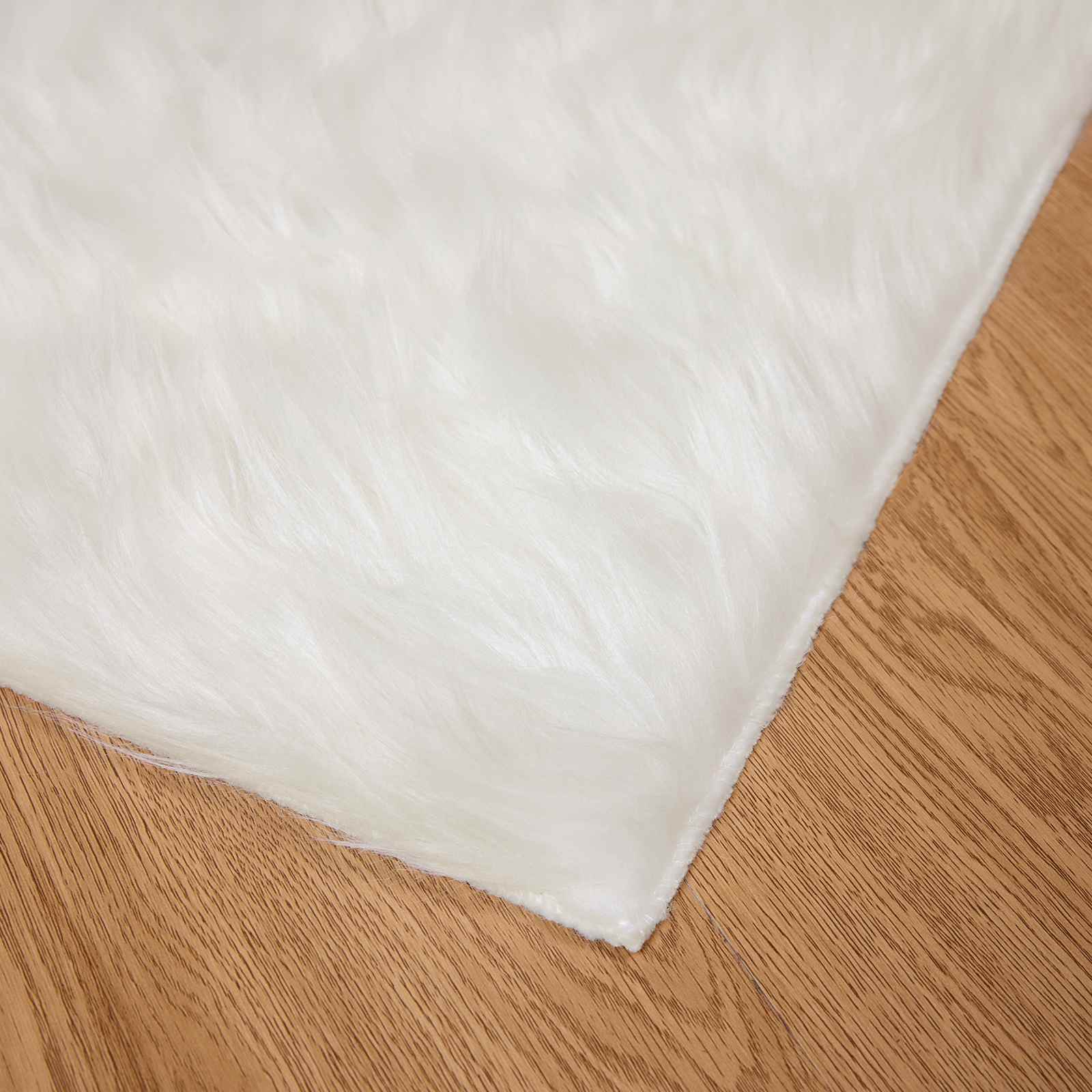 Χαλί από τεχνητό πρόβειο δέρμα TAFALLA Λευκό 80 x 250 cm
