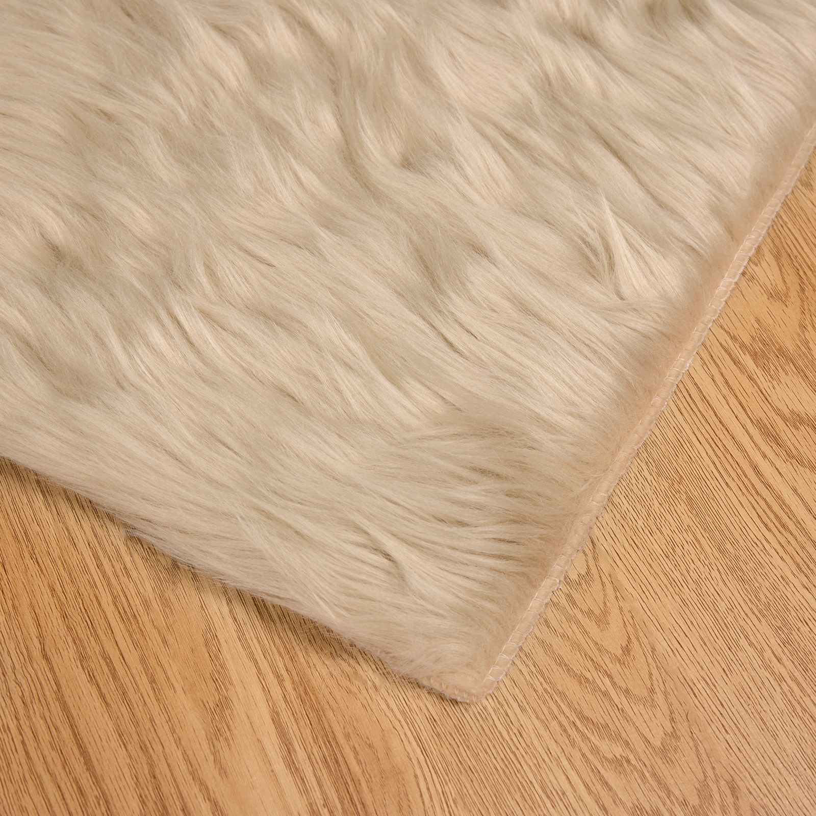 Χαλί από τεχνητό πρόβειο δέρμα TAFALLA Μπεζ 160 x 160 cm