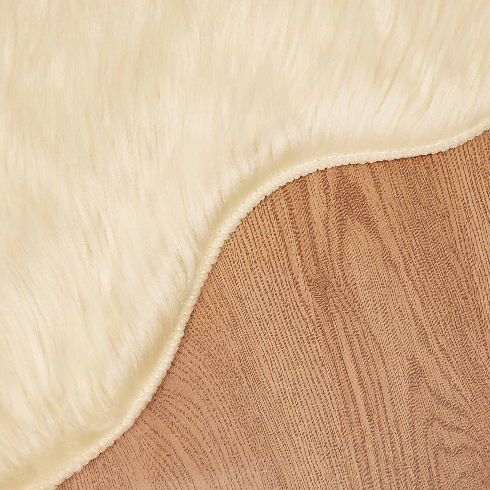 Χαλί από τεχνητό πρόβειο δέρμα TAFALLA Κρεμ 60 x 90 cm