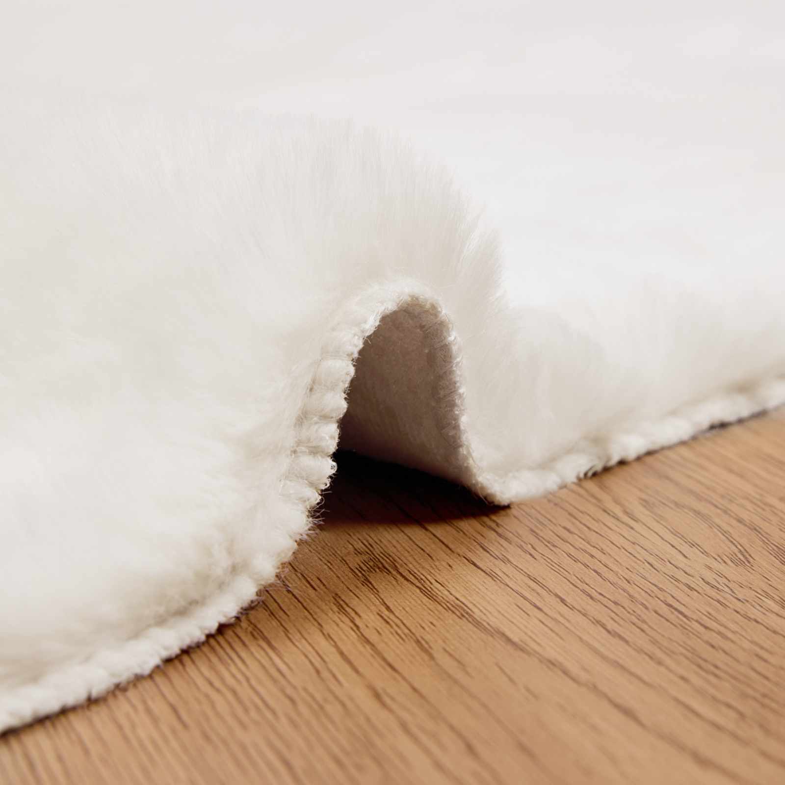 Αντιολισθητικό ψεύτικο χαλί από κουνελιού Olite Κρεμ - Pakobazaar