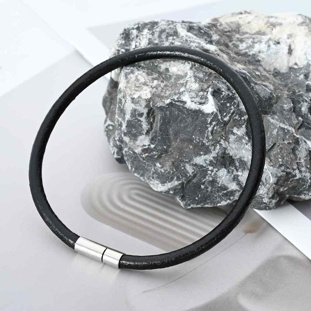 Δερμάτινο σχοινί Μαύρο Ø4 χιλ. x 5 μ. Δέρμα