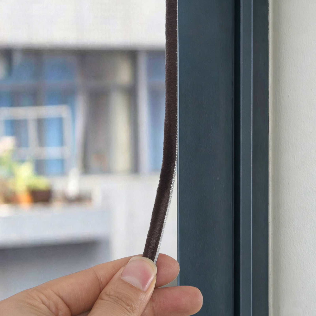 Αυτοκόλλητο βουρτσάκι στεγάνωσης πόρτας 10 m PP Καφέ