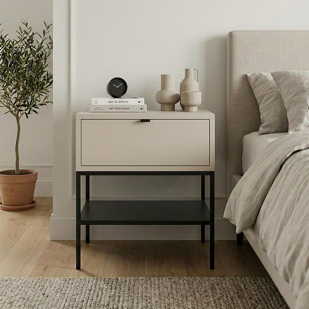 Κομοδίνο Melis  χρώμα sandstone 45x35x56,4εκ.
