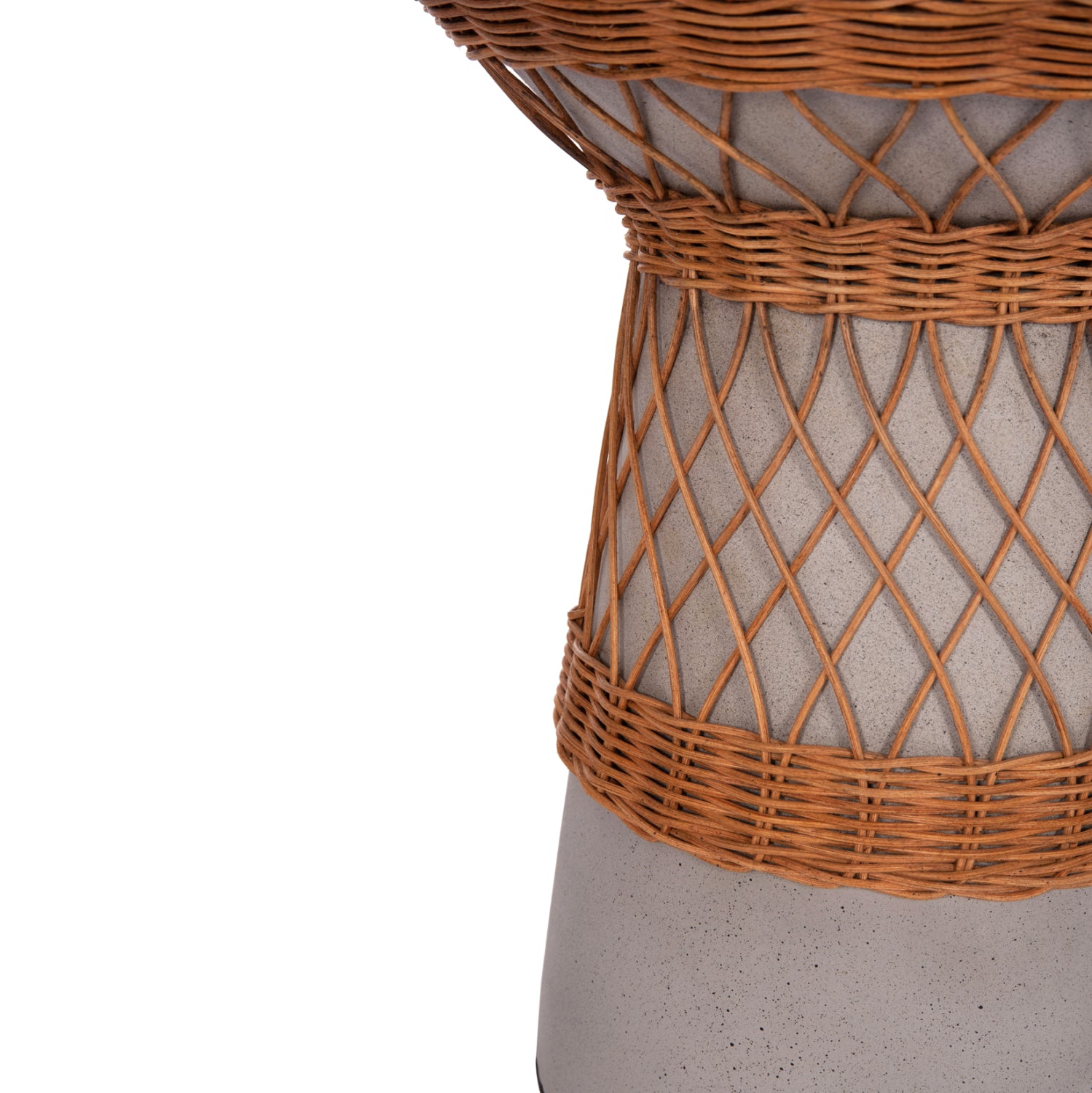 ΒΟΗΘΗΤΙΚΟ ΤΡΑΠΕΖΙ ΣΤΡΟΓΓΥΛΟ DELIA HM18167.03 FIBER CEMENT ΓΚΡΙ & RATTAN Φ40x45Υεκ - Pakobazaar