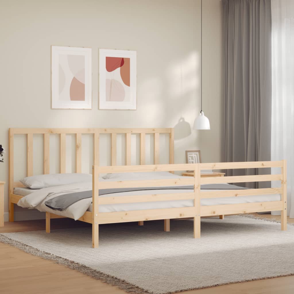 Massivholzbett mit Kopfteil
