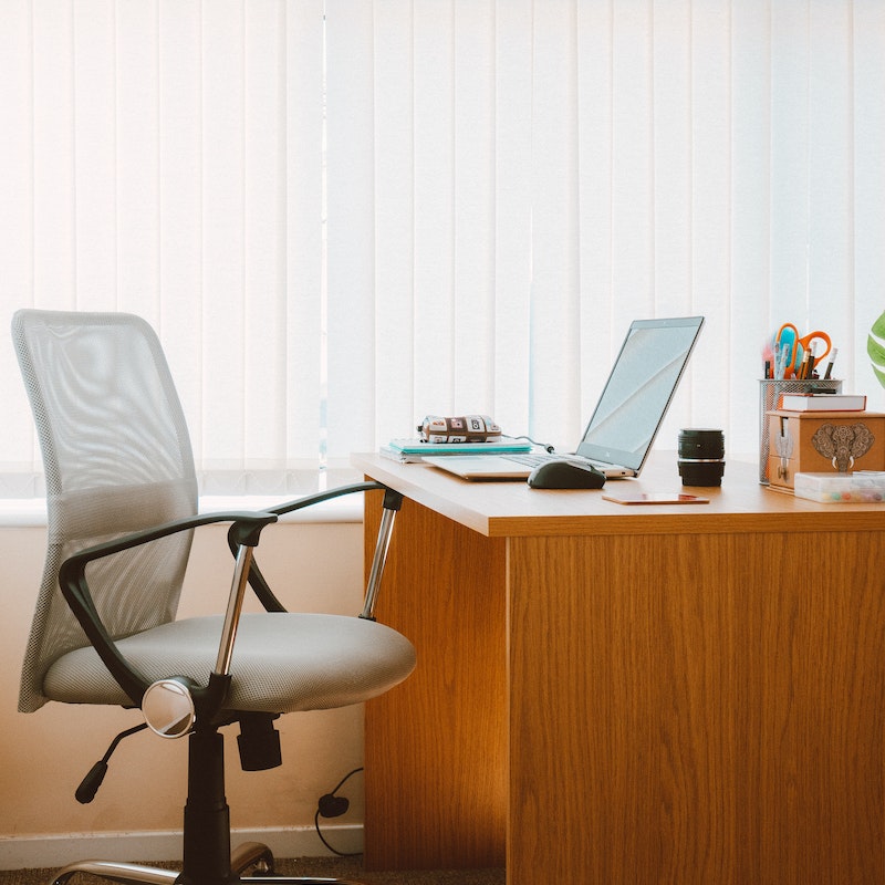 Wie Sie den richtigen Arbeitstisch für Ihr Büro auswählen