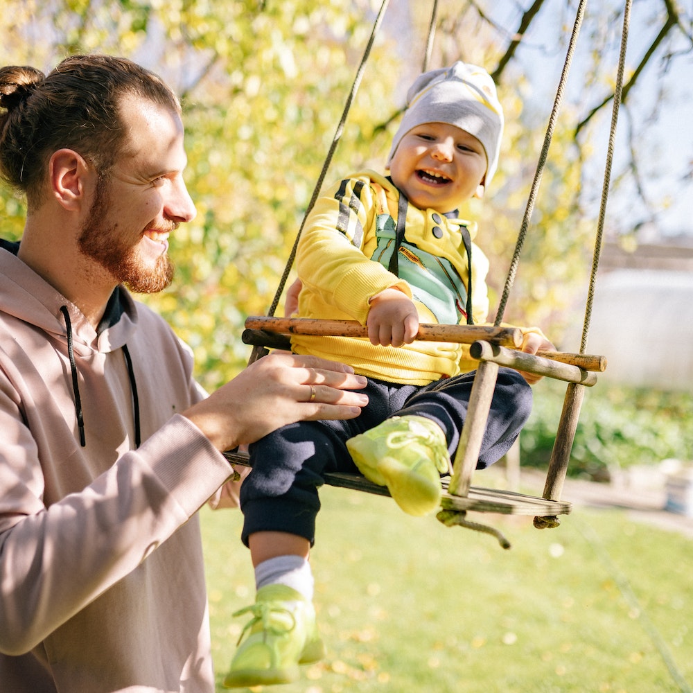 Wie Sie Ihren Garten in einen Spielplatz verwandeln